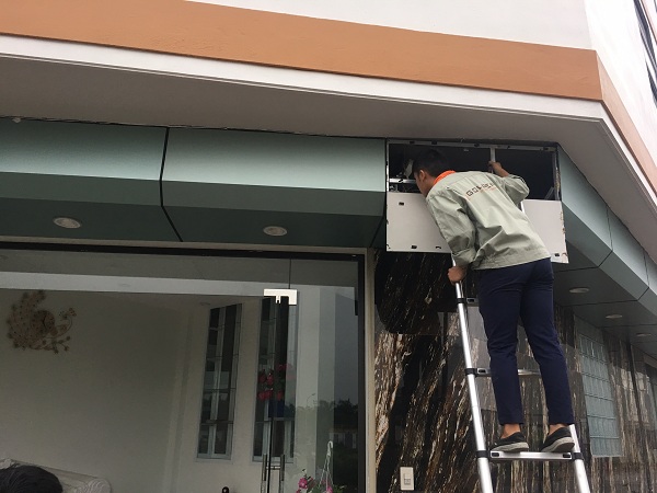 sua_cua_cuon_02 Dịch vụ sửa chữa cửa cuốn tại quận 1