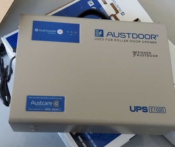 Bình lưu điện cửa cuốn Austdoor
