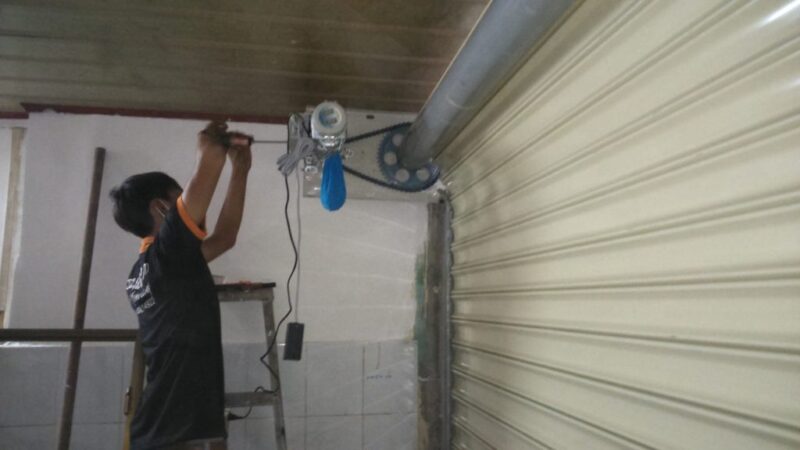 sua_cua_cuon_01 Sửa cửa cuốn giá rẻ tại quận 6 tphcm