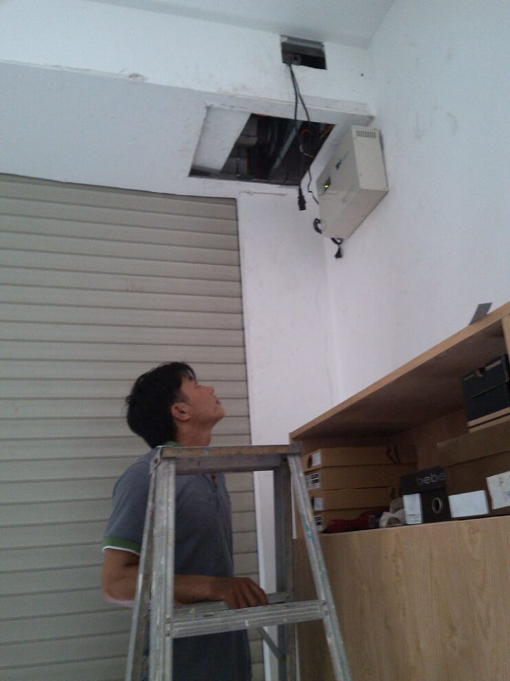 Sửa cửa cuốn 24h giá rẻ tại quận phú nhuận