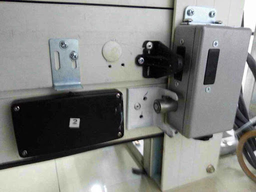 Sửa điều khiển cửa cuốn