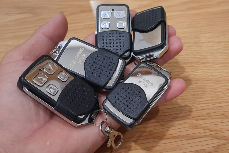 Làm chìa khóa cửa cuốn hcm
