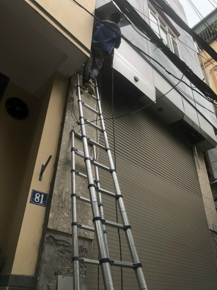Thợ sửa chữa cửa cuốn 24h tại tphcm