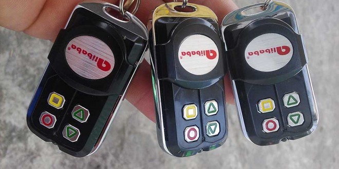 chìa khóa cửa cuốn