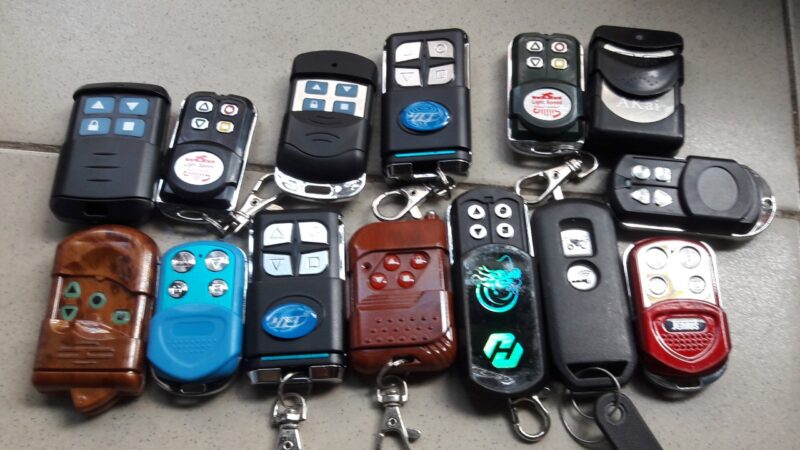 Làm remote cửa cuốn giá rẻ