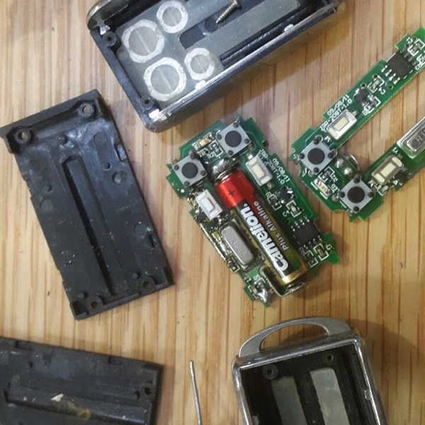 remote cửa cuốn bị vô nước
