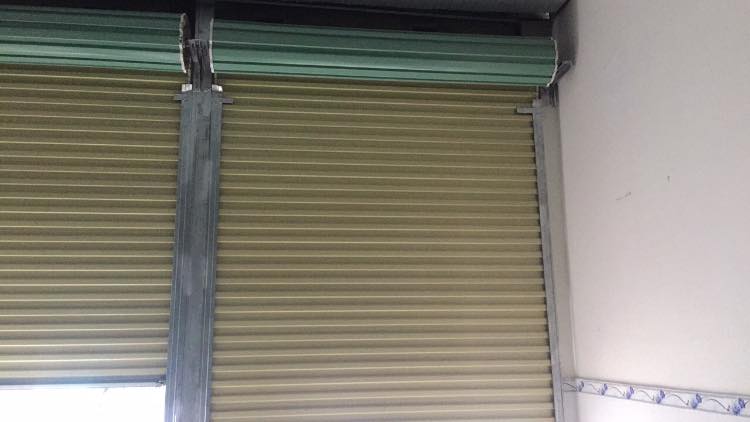 Hướng dẫn lắp đặt cửa cuốn tấm liền