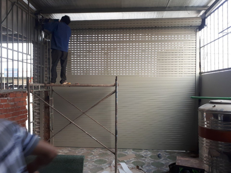 Lắp đặt cửa cuốn sài gòn