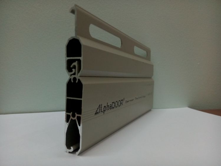 cửa cuốn nhôm alpha door a672