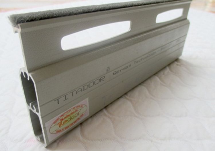 cửa cuốn nhôm titadoor PM-491a